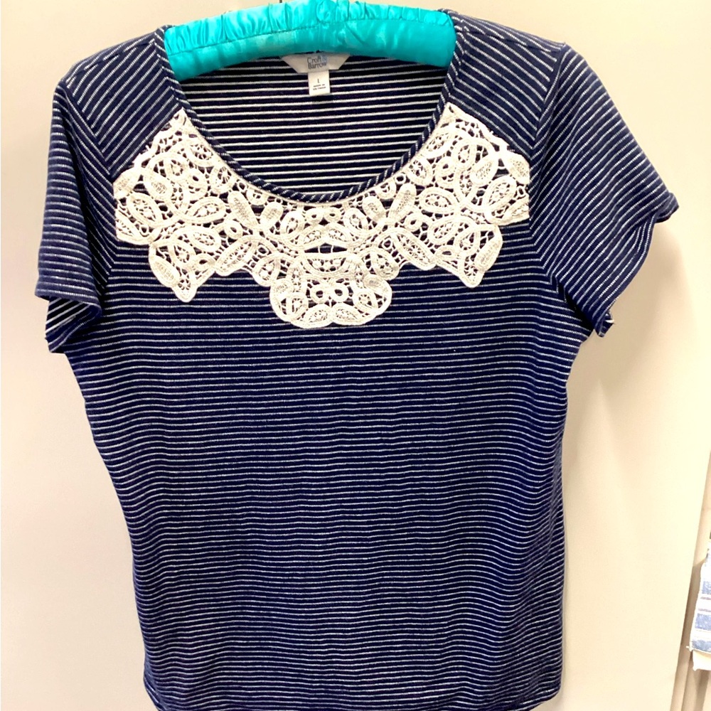 Croft&Barrow lace round neck pullover top